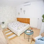 Vicze Apartmanhaz 3*