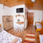 Gasthuis Vicze Apartmanhaz 3*