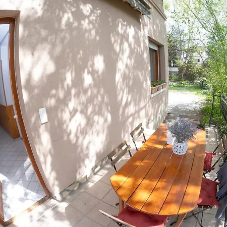 Gasthuis Vicze Apartmanhaz 3*