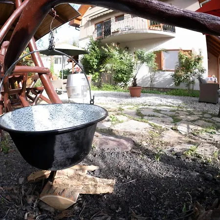 Vicze Apartmanhaz 招待所 3*