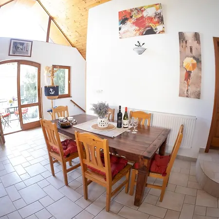 Vicze Apartmanhaz Gasthuis 3*