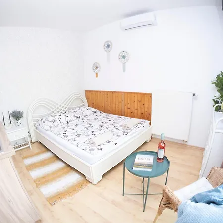 Vicze Apartmanhaz Шиофок