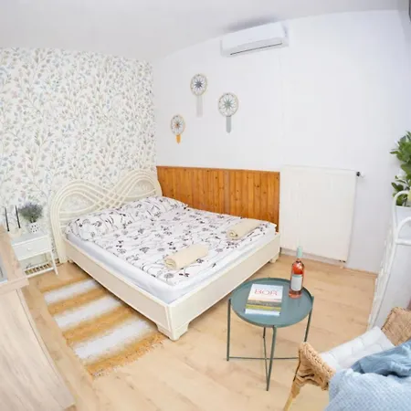 Vicze Apartmanhaz 3*