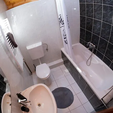 Vicze Apartmanhaz 3*