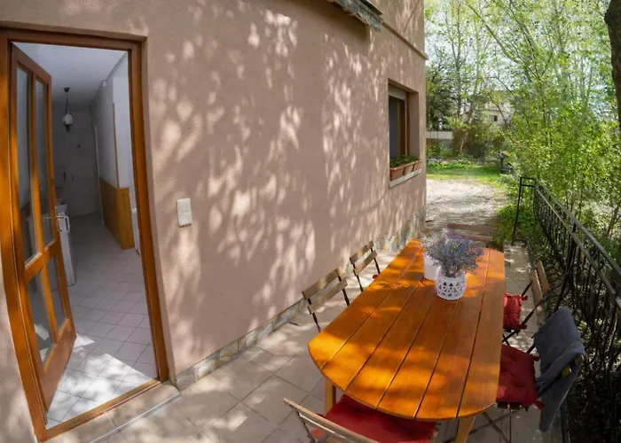 Vicze Apartmanhaz Konukevi