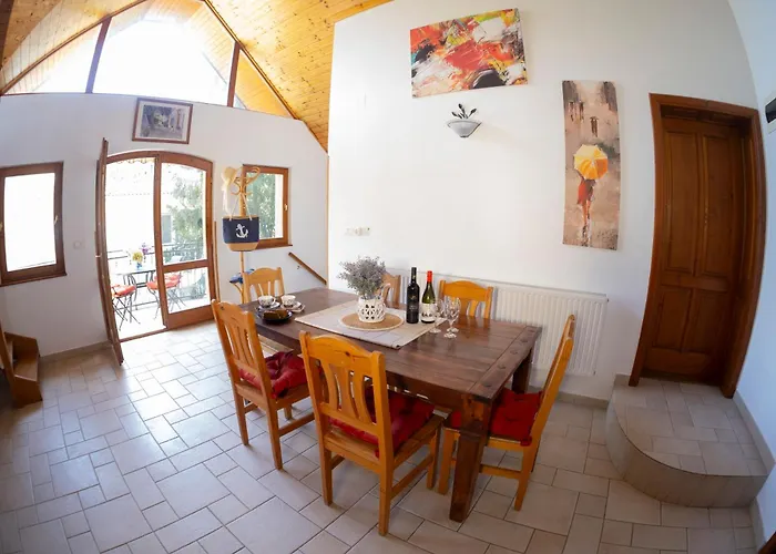 Vicze Apartmanhaz Konukevi