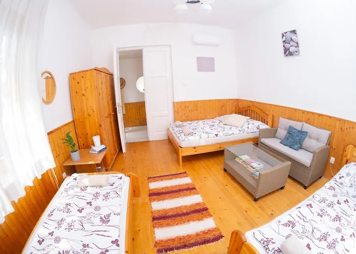 Konukevi Vicze Apartmanhaz 3*